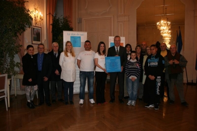 La mairie de Cavaillon : 20 ème mairie du Vaucluse à acquérir la toile, Le don de soi.