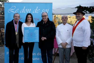 Ultime toile, Le don de soi, pour l’année 2012 : Le restaurant Les Lavandes à Monieux d’Alain Gabert.