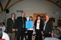 Remise de la toile, Le don de soi, à Bernard Tesse, Gouverneur Kiwanis France Monaco.